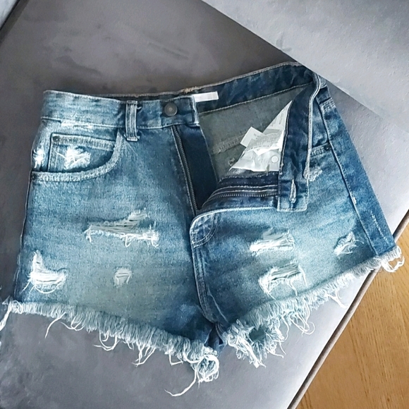 Zara Denim Shorts🛍 - Picture 2 of 9